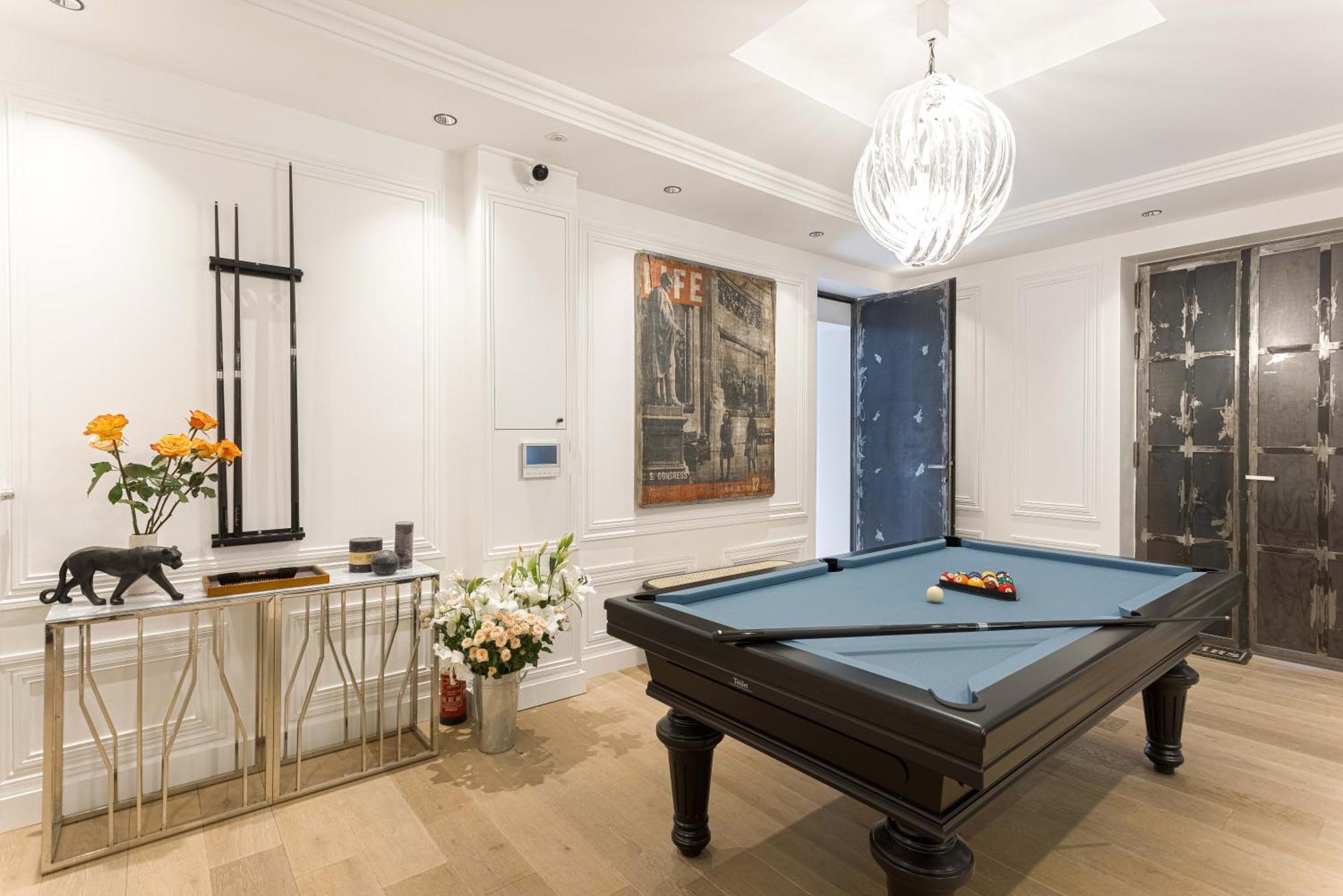Gatsby Chic & Elegance & Billiards & Fitness & Luxury Cannes