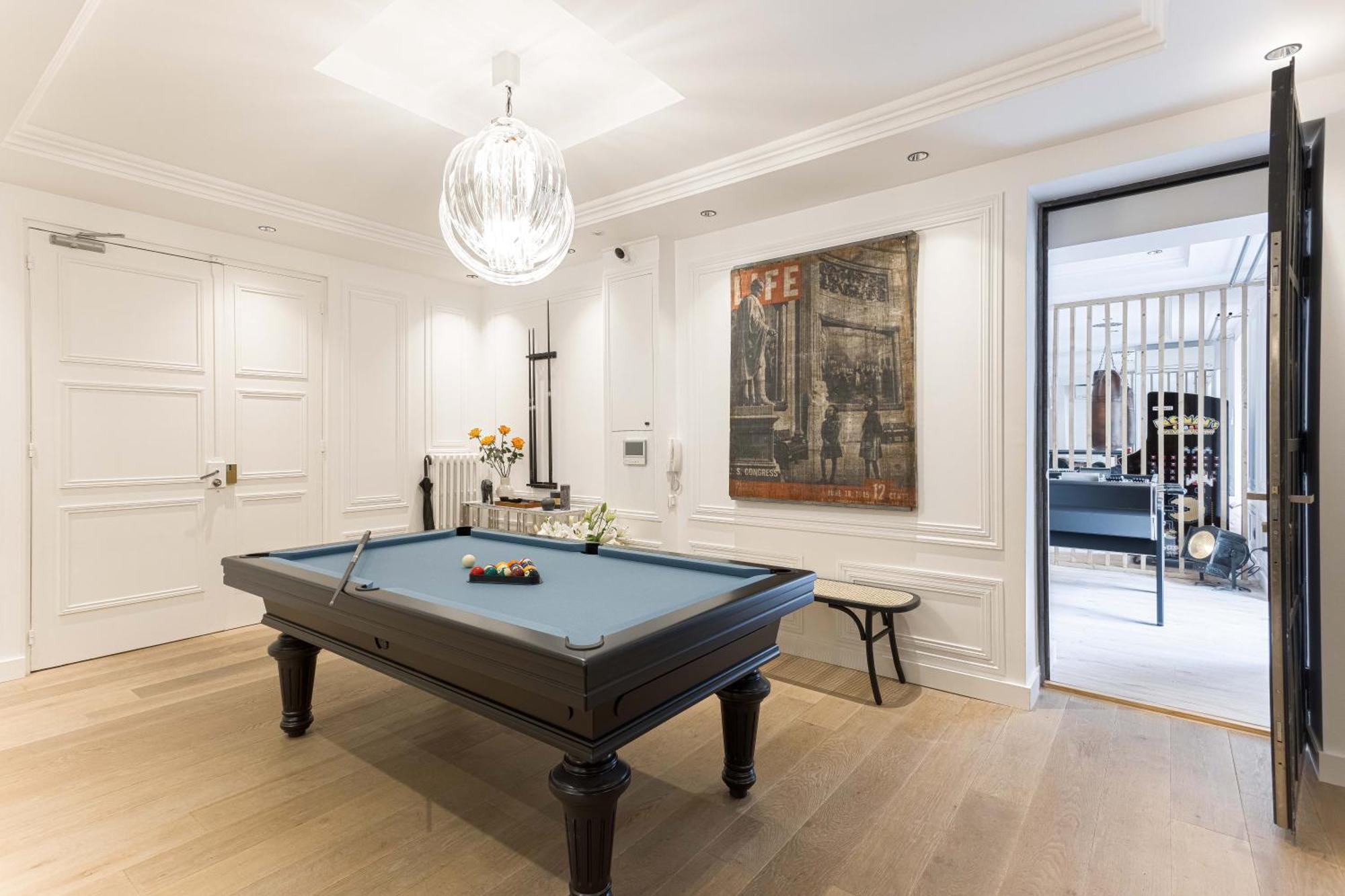 Gatsby Chic & Elegance & Billiards & Fitness & Luxury Cannes